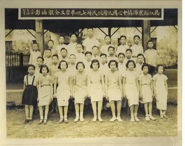 老照片民国时期的校服性感而不失雅致比今天的好看多了