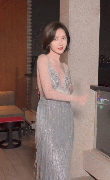 毛晓彤化身真人芭比!身材纤瘦体重仅84斤 一身粉色穿搭超吸睛