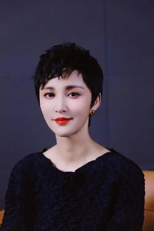 张歆艺首次合作偶像徐帆追舞蹈综艺提升默契丨角色