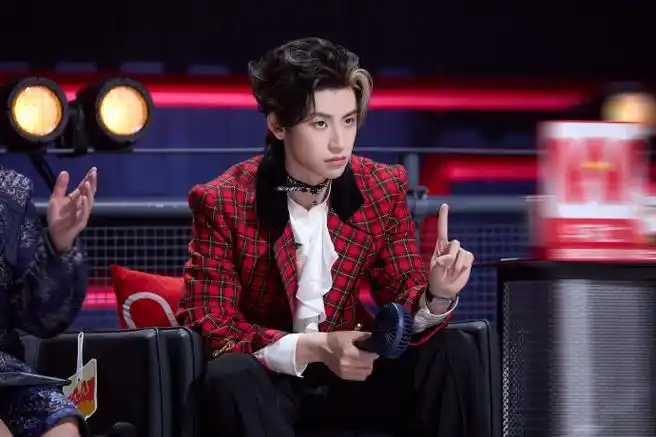 小鬼王琳凯超话致敬经典经理人合作赛来袭,看"og baby"厂牌经理人