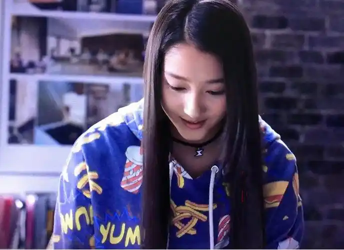 好先生同款关晓彤闪电红唇吊坠黑色蕾丝颈链原宿项圈短项链锁骨链