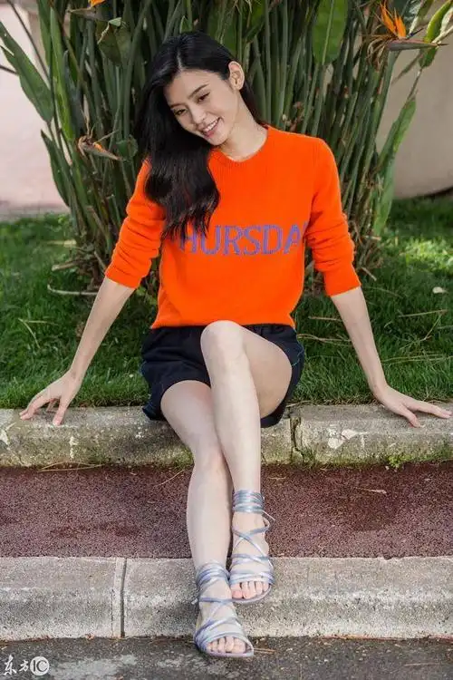 奚梦瑶,出街,平底鞋简单穿搭也有型