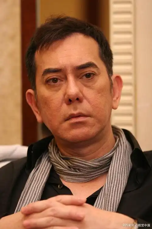 黄秋生公然诋毁钟南山院士引众怒,网友:不允许诋毁我们的英雄!