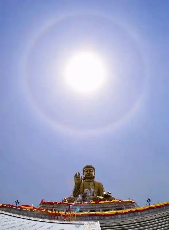 世界第一铜铸大坐佛:232件佛体,108块莲花瓣,302个发髻