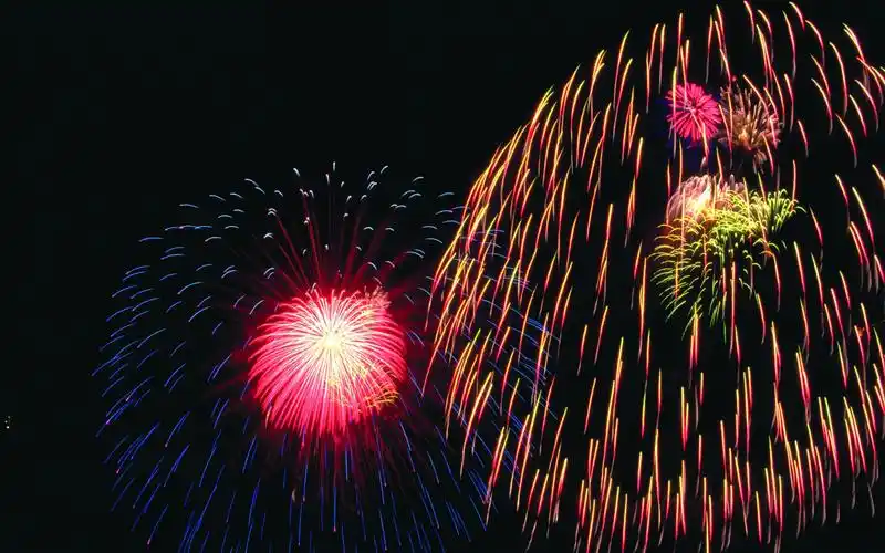 图片大全 其他类别 烟花图片 > 烟花图片 第28张