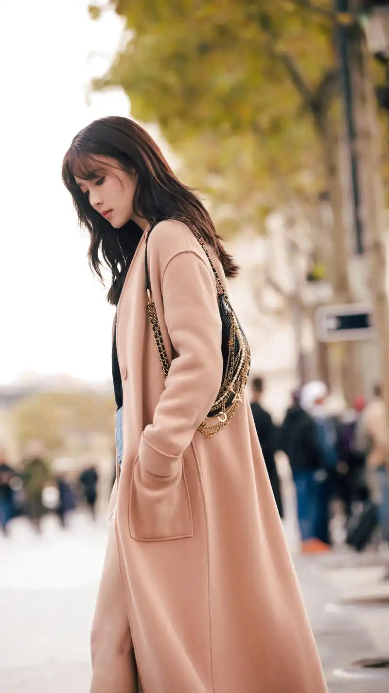 首页 手机壁纸 明星 孟子义时尚浪漫街拍手机壁纸上一张 下一张