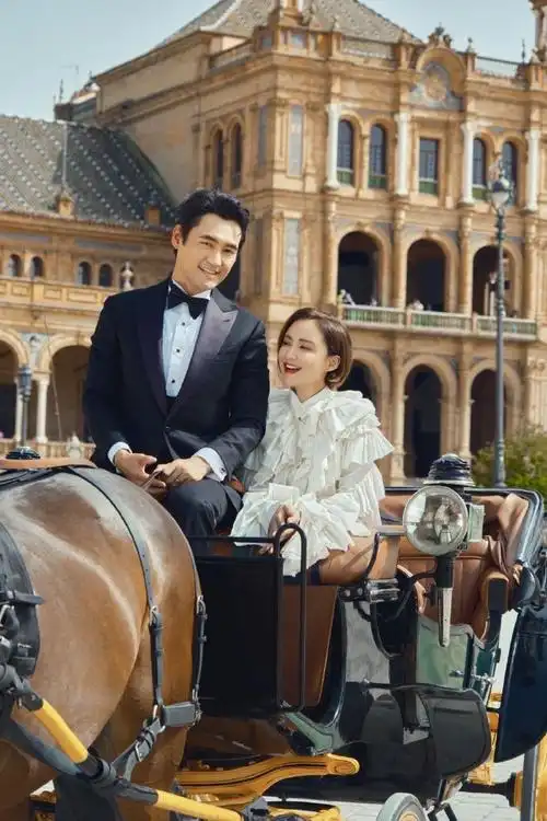 袁弘古铜婚秀恩爱##袁弘结婚八周年