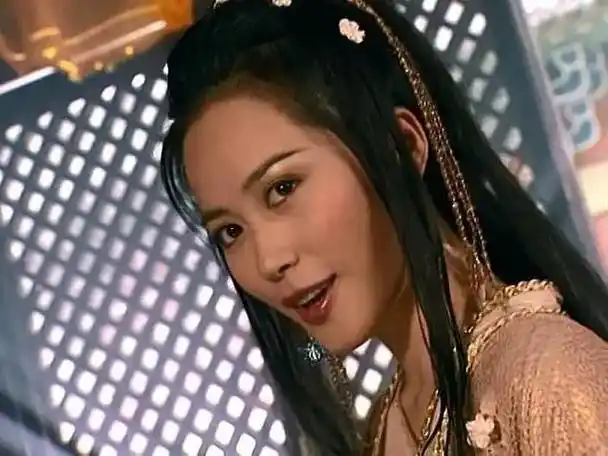 普女混进美人堆,颜值差距大,傅艺伟艳压群芳,何晴赢了