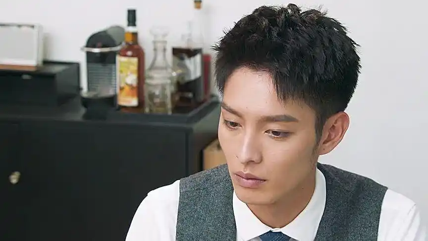 厉腾夫妇撒糖日常,你被甜到了吗 #他在逆光中告白