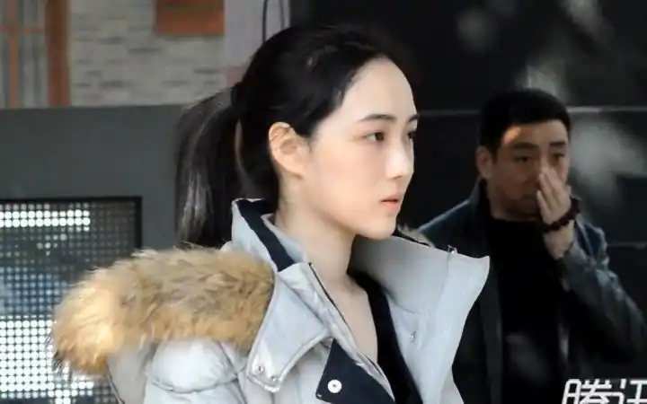 【拍客】上戏艺考首日现国民女神snh48赵嘉敏_哔哩哔哩 (゜-゜)つロ