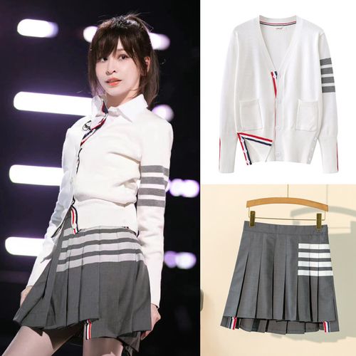 春秋装新款明星同款针织开衫女上衣撞色搭配百褶裙子白色短外套