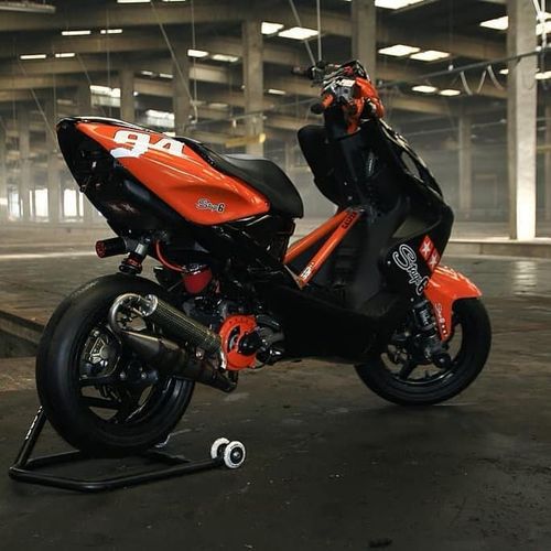 鬼火助力燃油爆改战速鲨鱼四目幽灵踏板白幽灵摩托车整车