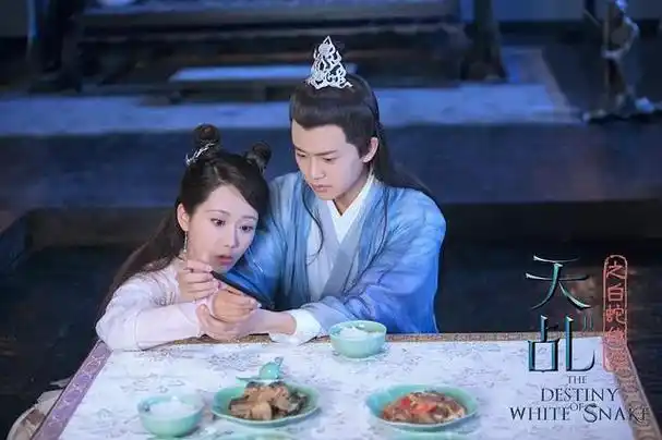 女主阚清子虽然颜值很高,演技也不错,但是和任嘉伦没啥cp