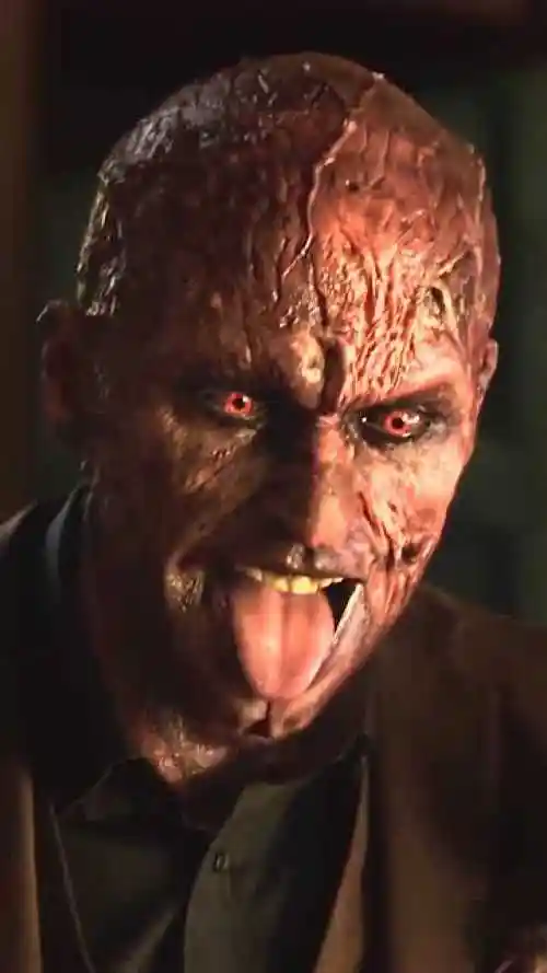 堂堂地狱之王路西法,居然吐舌头哄孩子