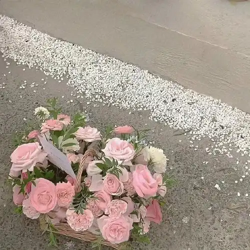 高级ins风朋友圈封面背景图_萌于予-商业新知