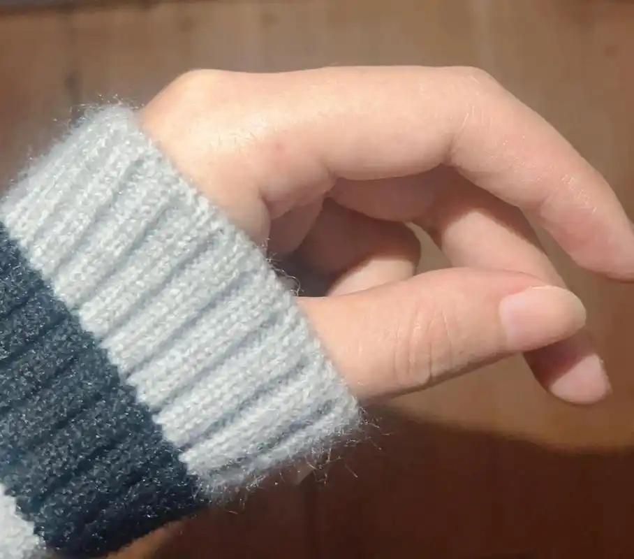 原来手上的红点点叫做朱砂痣,朱砂痣是长在专情的人身上,是上辈 - 抖