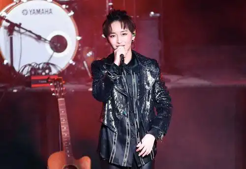 超级女声黄汐源北京首开个唱心愿希望能开万人演唱会