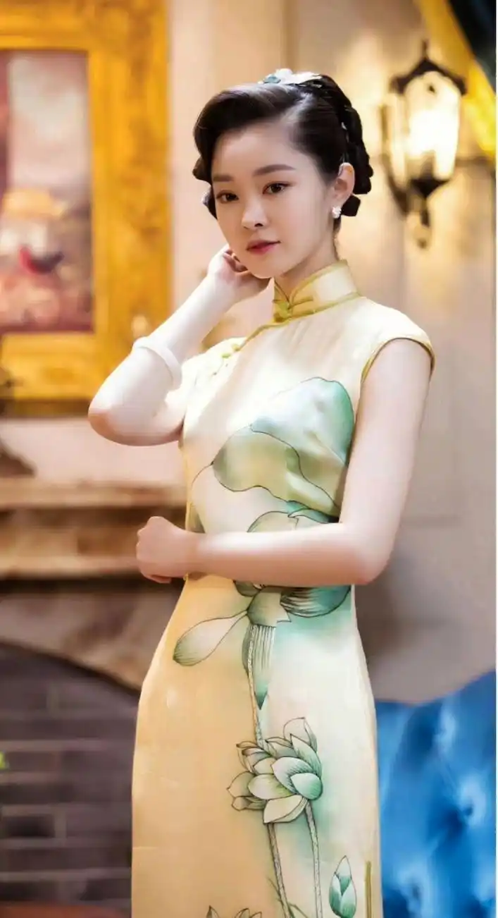 宋轶的旗袍造型太美了,温柔又大气,这才是"古典美人"!