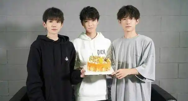 原创原创冷血狂宴发王俊凯王源聊天记录内容笑翻却独缺易烊千玺