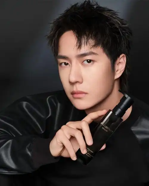 王一博最新植村秀物料简直帅爆了!#王一博#  如此美貌必须放大再放大!