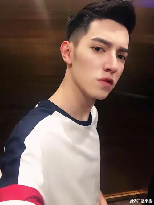 聚来提·马合木提 乌鲁木齐 1998