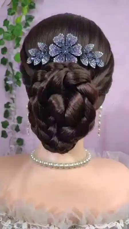 喜婆婆发型,简单高雅气质盘盘发-度小视