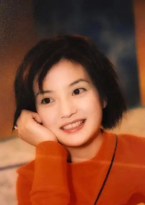 赵薇最美的一组照片,微胖身材难得一见,却有种独特美感