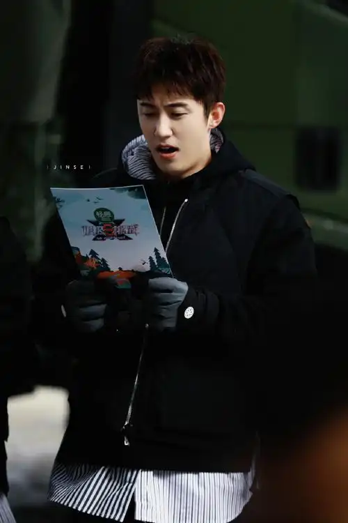 240330  『 鹿山白月光 』    @johnny黄景瑜