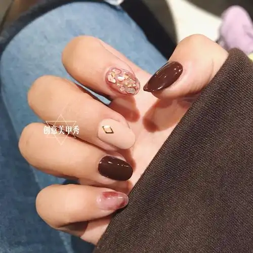 手黑手黄?你的肤色适合什么美甲色?