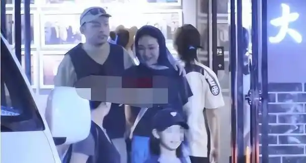 谁说异性没有纯友谊!这6对明星住上下楼,五五分账,送她出嫁