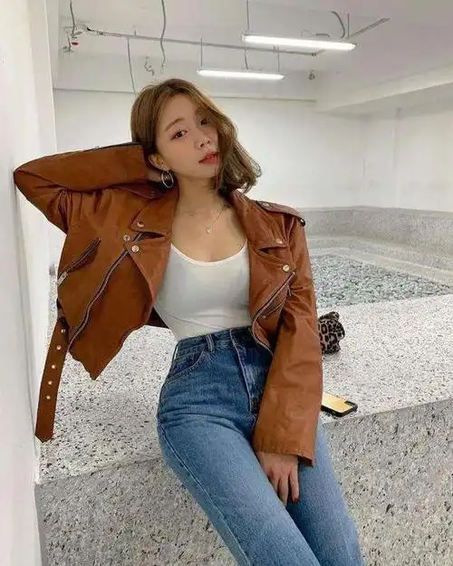 胸大艳俗大胸女生这么穿气质又高级