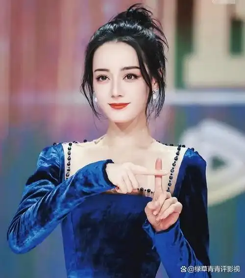 事实证明,31岁的"定毯神针"迪丽热巴,终于"上道"了