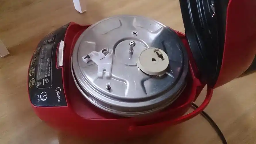 美的电压力锅 锅盖盖不来了