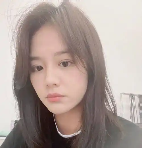 小八卦,何穗,赵丽颖,孟美岐,马思纯,欧阳娜娜_陈伟霆_孩子_大姐