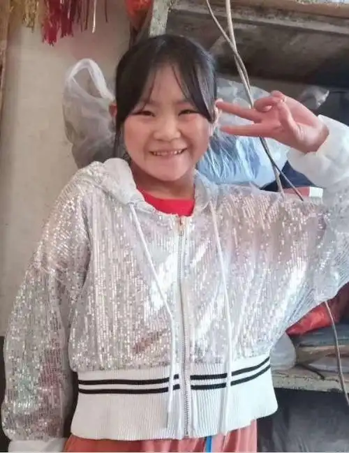 寻人启事镇雄14岁女孩今早出门失联请大家帮忙留意