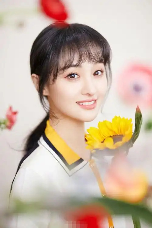 郑爽代言广告上首页推荐,演员认证也已恢复,难道真的要复出了?