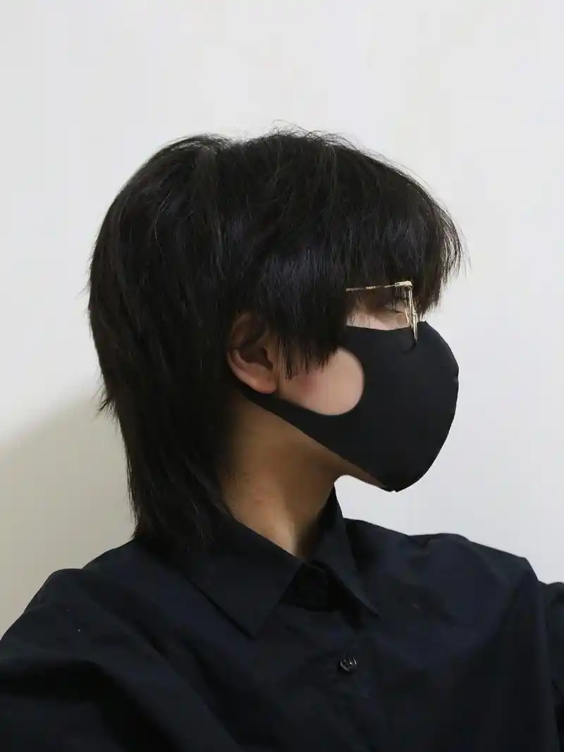 分享女生短发狼尾 狼尾一共留了有半年的时间 不停