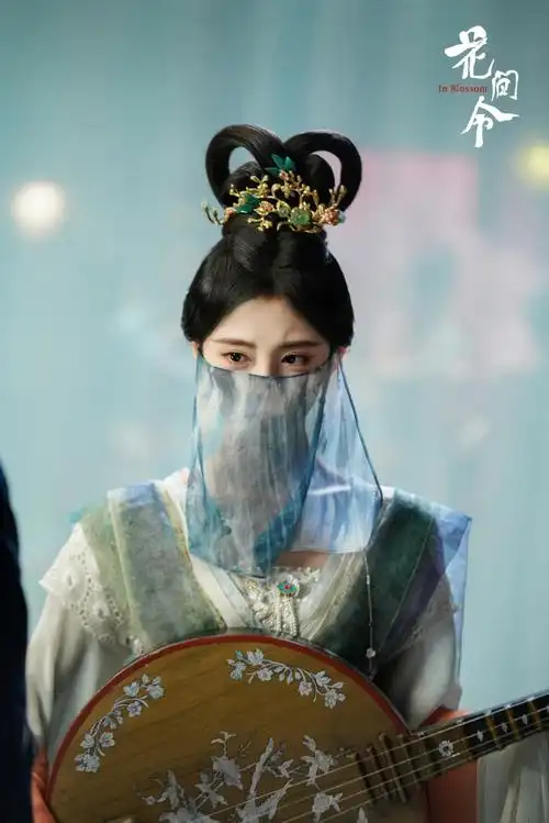 鞠婧祎 第一章千金归来##杨采薇发现祎条线索##花间令