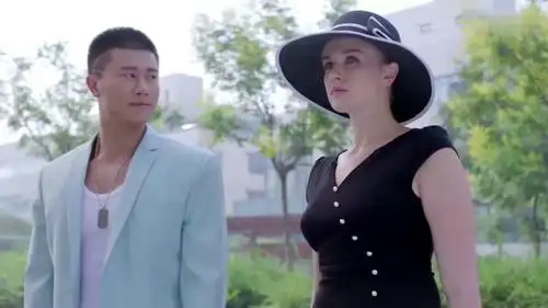 麻辣变形计:柳莎和秦升假扮夫妻打入敌人内部,秦升趁机揩柳莎油