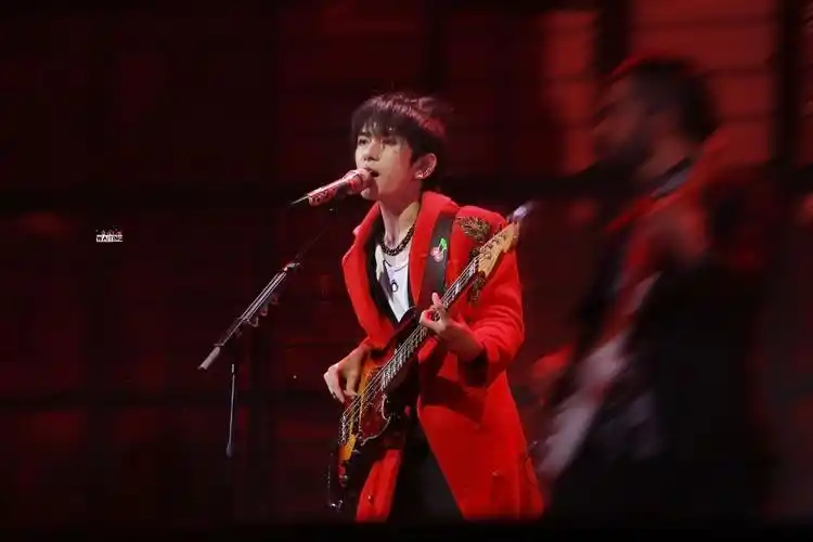 易烊千玺 2019玊尔演唱会