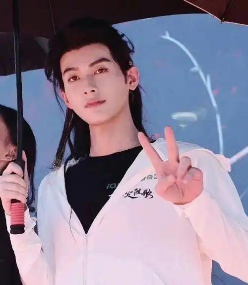 结语看一部剧的选角就知道导演的审美如何,李沁和陈哲远都是同年龄