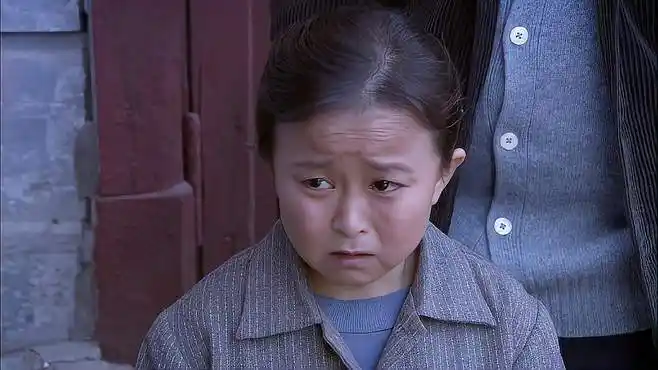 袖珍妈妈:妈妈是残疾,女儿因此自闭,怎料自己还不是亲生的-影视综视频