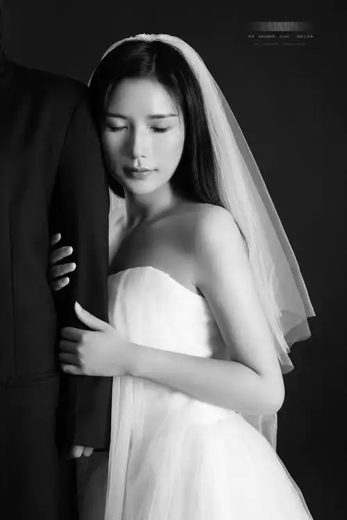 黑白系轻婚纱 头纱照 深圳个人写真摄影
