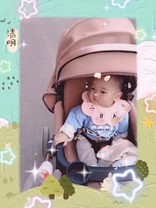 小宝宝真的好可爱,想捏捏肉嘟嘟的小脸蛋