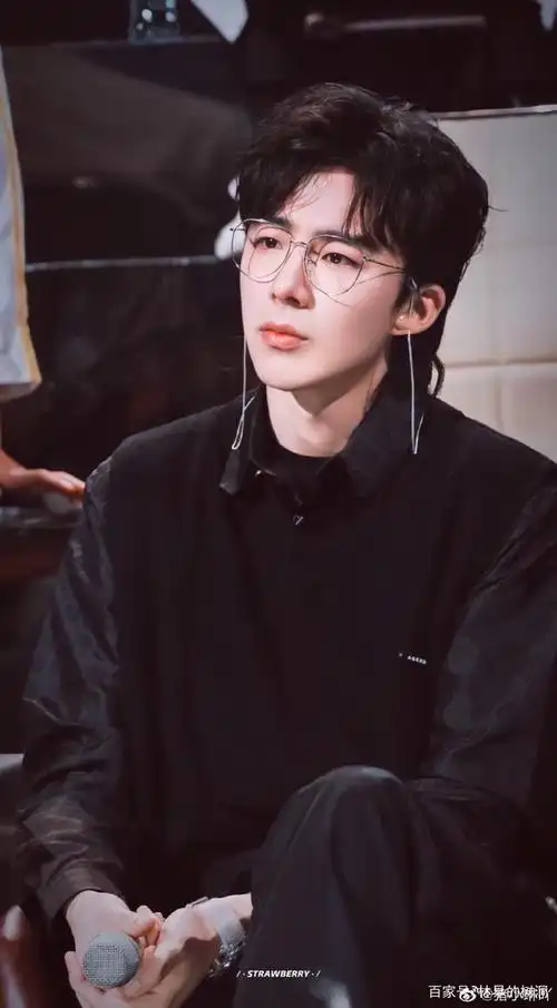 刘宇宁壁纸|帅哥超绝美图 速进!