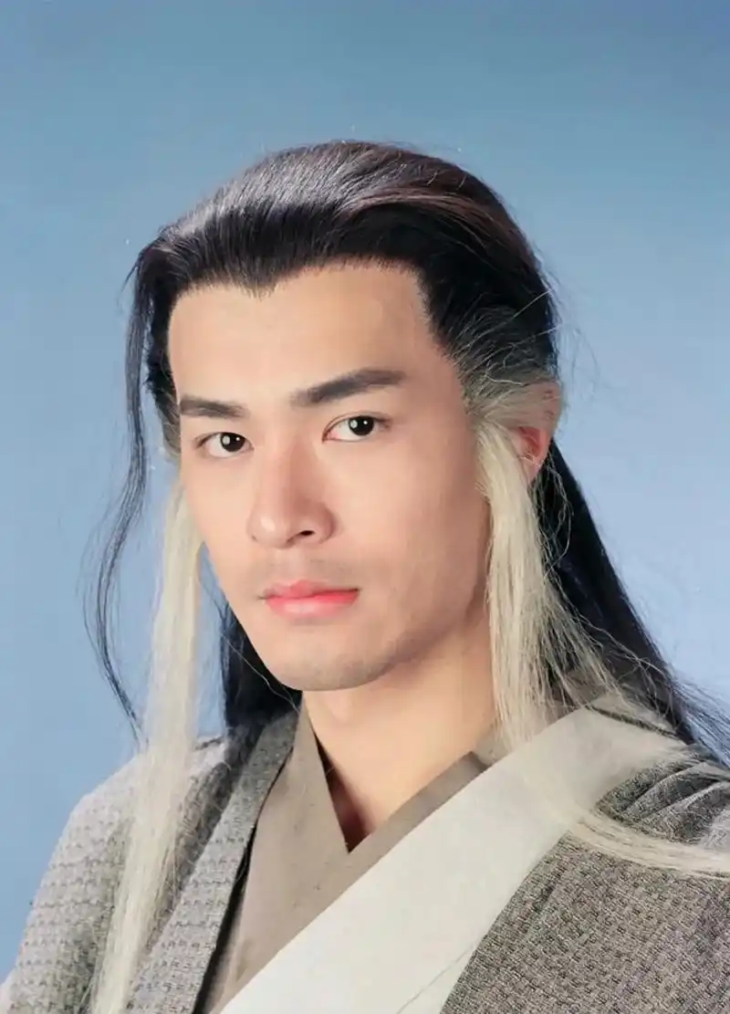 真不敢直视古天乐这双眼睛,太吓人了! 这是做了面部提拉?