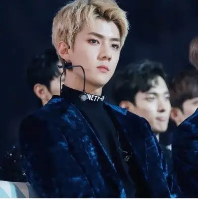 吴世勋/我最爱的系列之一数字领口蓝色打歌服