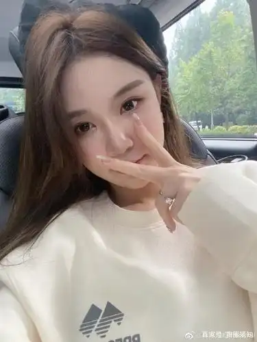 王思聪前女友雪梨发文回应网友质疑:推荐这个不代表上一个不好