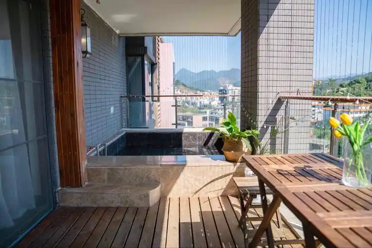 温泉水入户日式风超大两房四床阳台带独立大泡池度假民宿【东座1303】