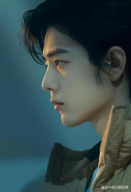 肖战最新写真碎片,又是被帅晕的一天
